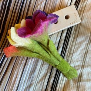 Lovevery Flowers and Stand